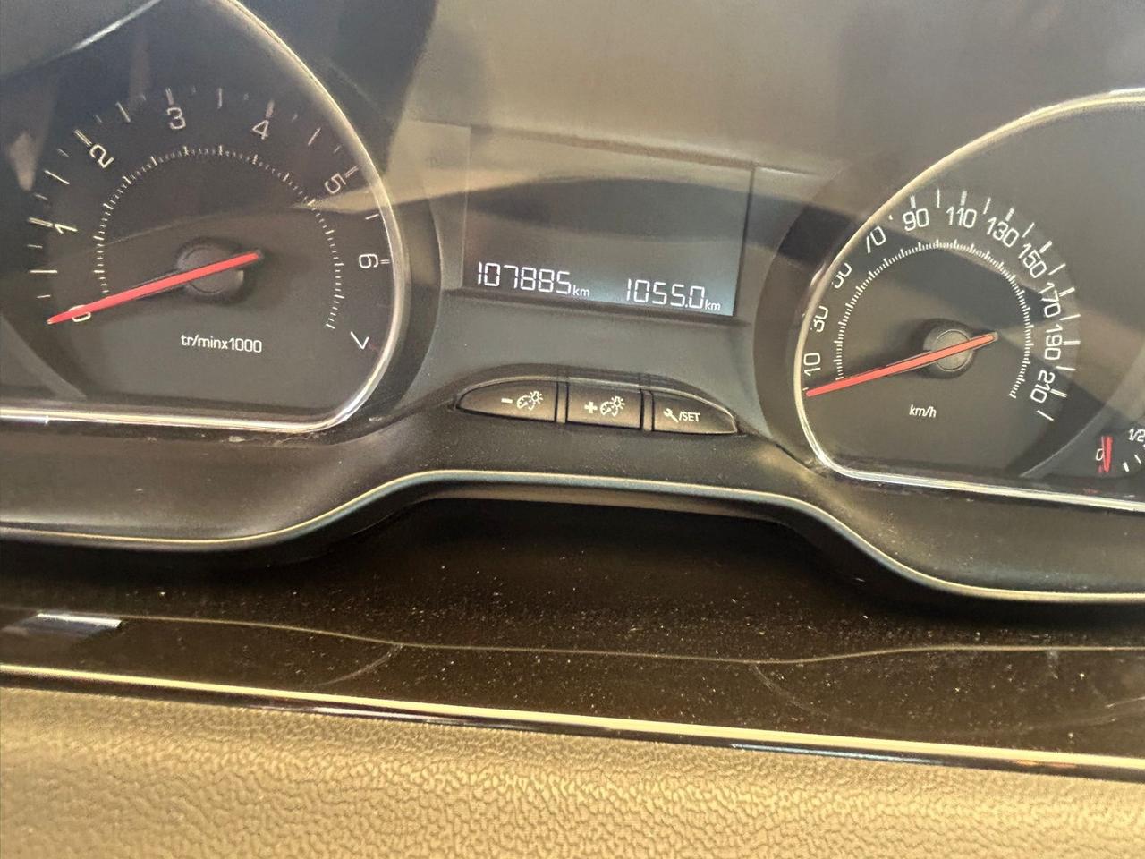 Peugeot 208 PureTech 82 5 porte Allure