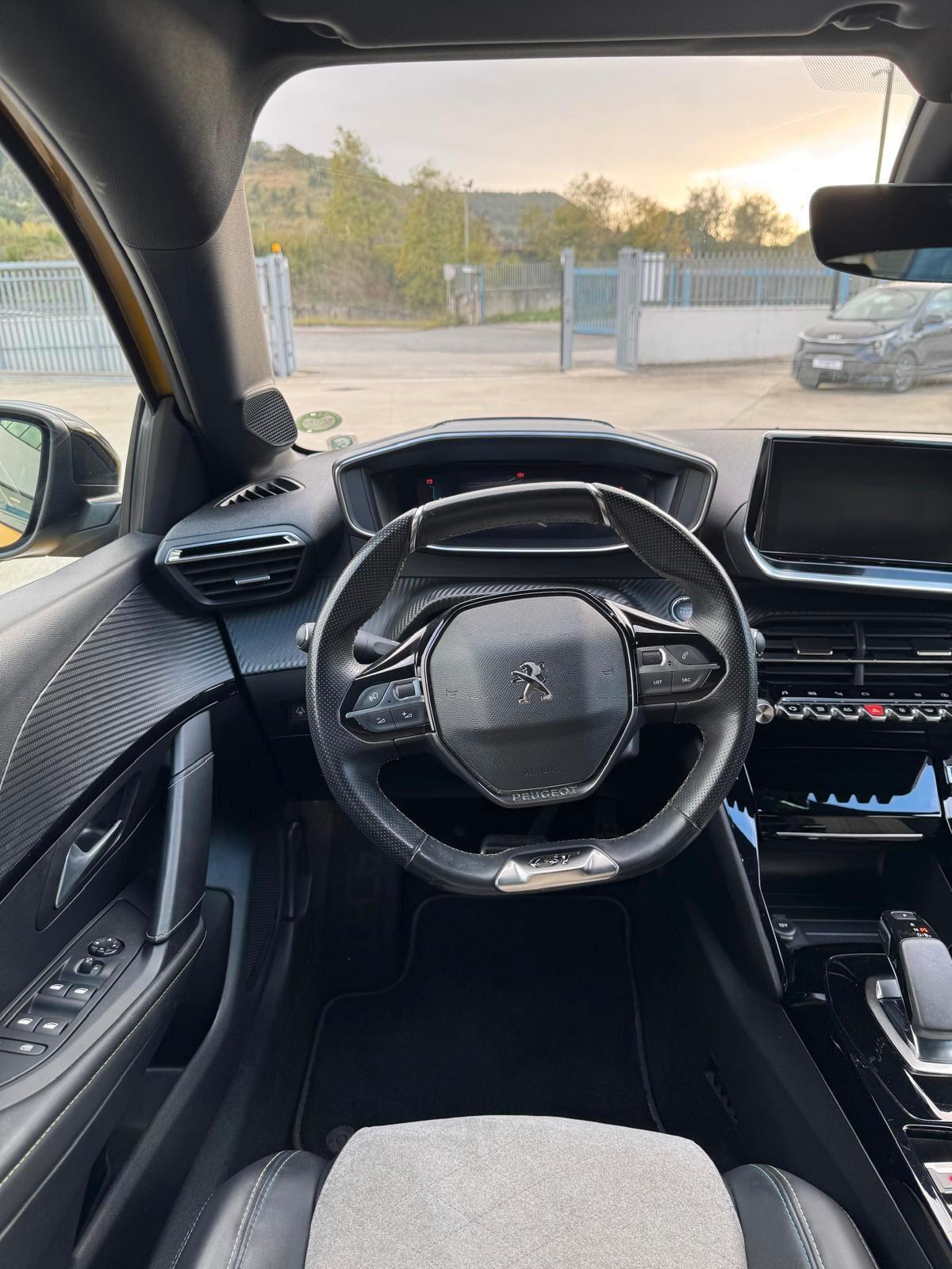 Peugeot 208 motore elettrico 136 CV 5 porte GT