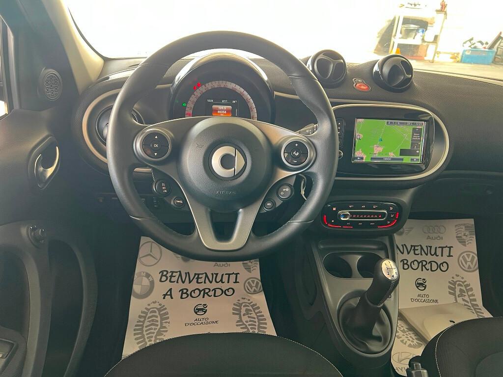 Smart Forfour 1.0 71 CV Total Black 30.000KM!