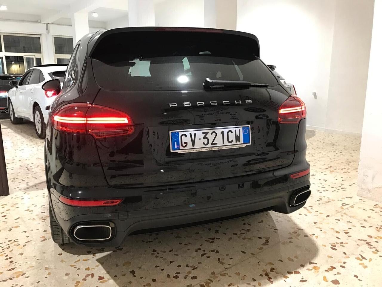 PORSCHE CAYENNE PLATINUM diesel 11/2018 km 90000