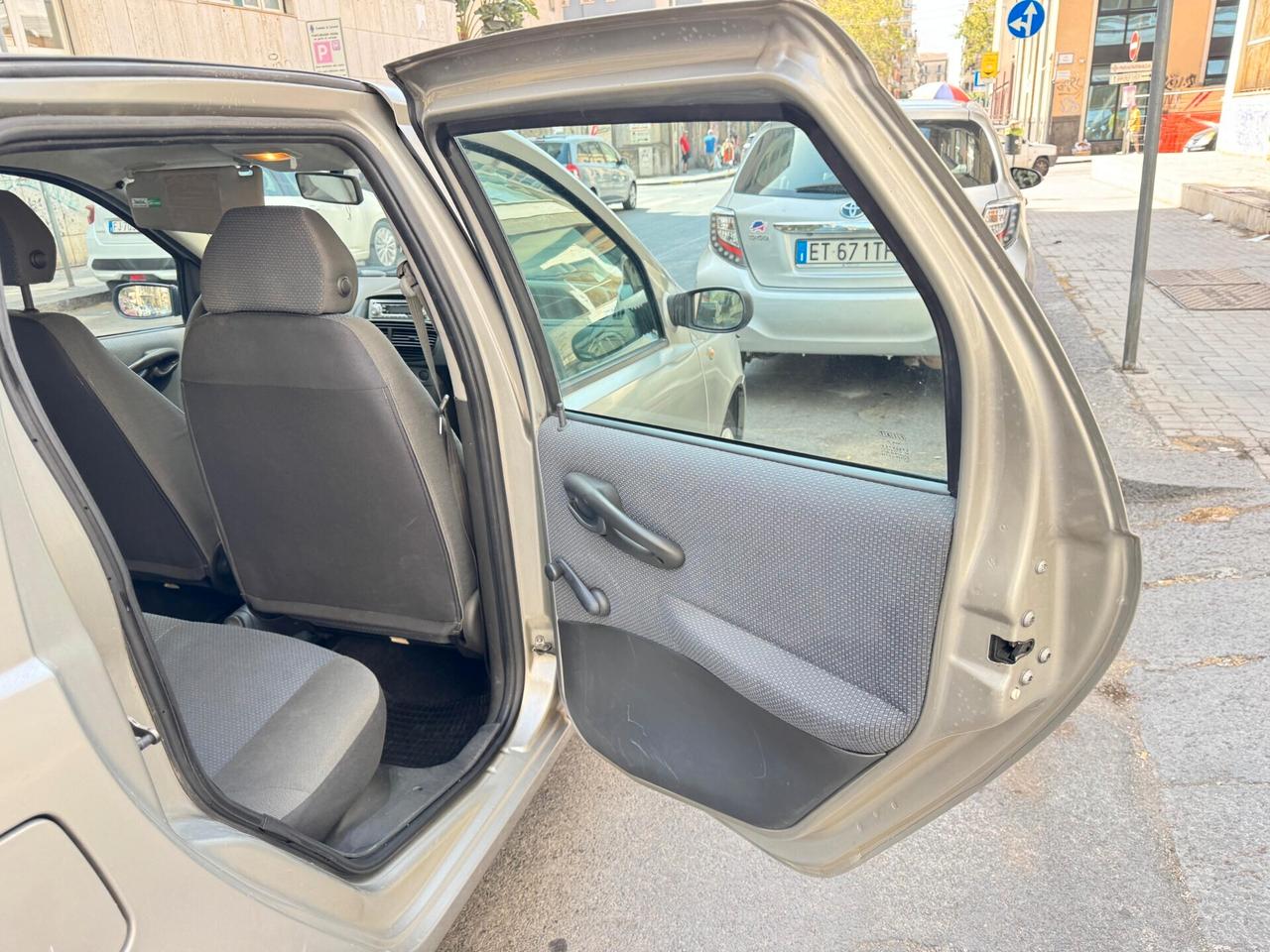 FIAT PUNTO 1.3 MULTIJET DIESEL – 5 PORTE – CLIMATIZZATA