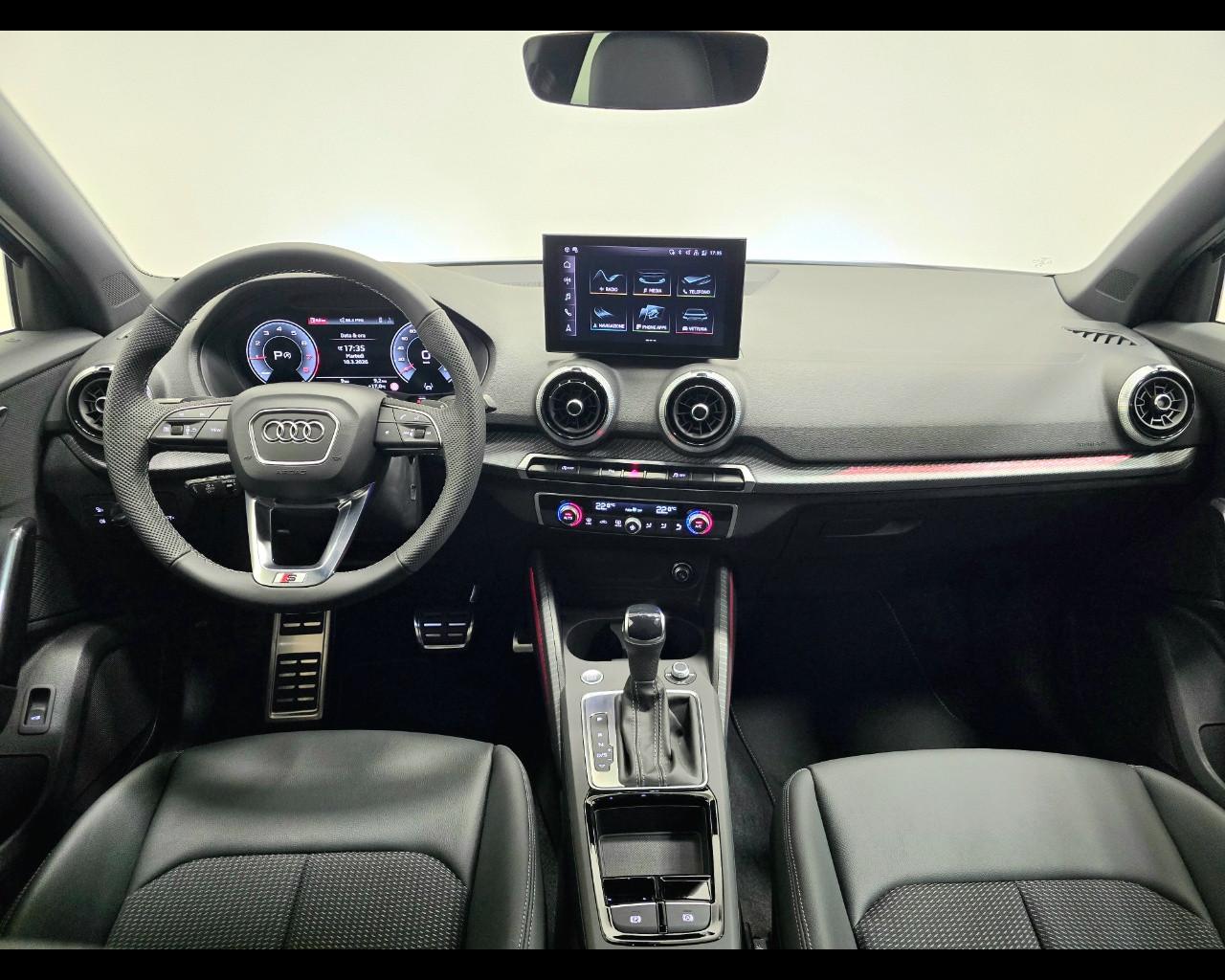 AUDI Q2 35 TFSI S-TRONIC IDENTITY BLACK