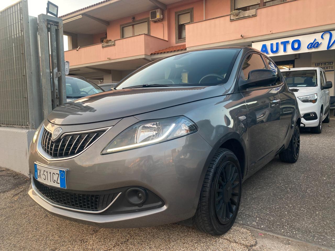 LANCIA Ypsilon 1.0 hybrid 70Cv 5posti SILVER
