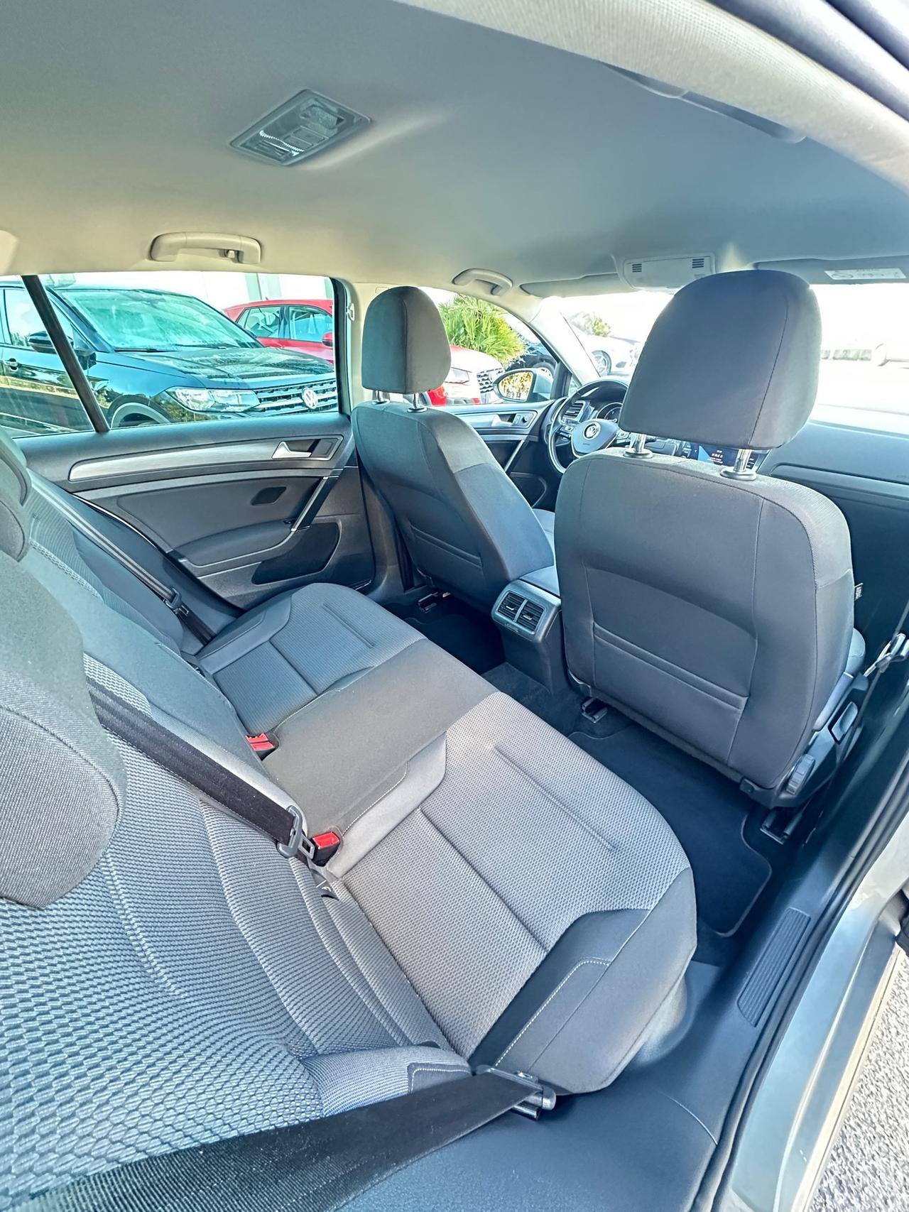 Volkswagen Golf 1.6 TDI DSG Business BlueMotion Technology - 2017