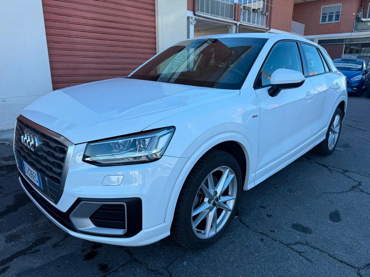Audi Q2 1.6 TDI Sport 116cv s-line unico proprietario