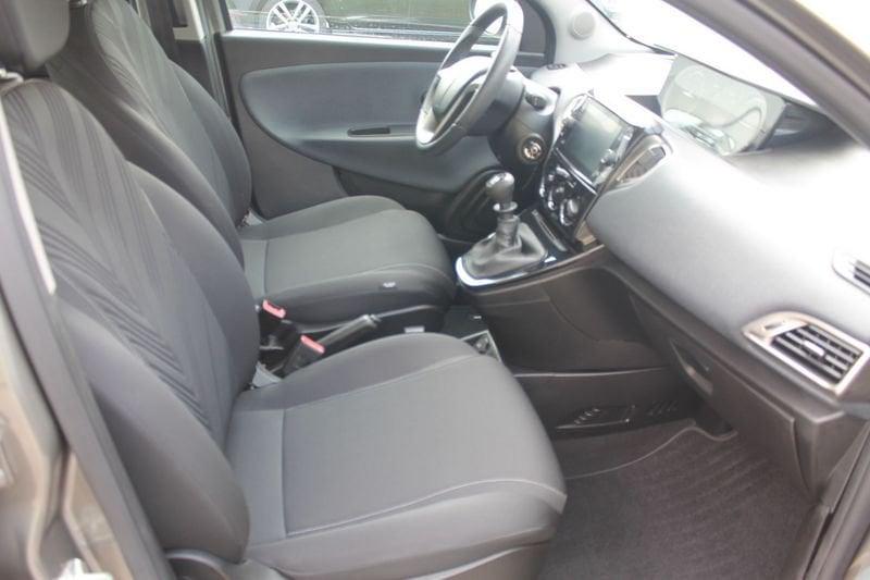 Lancia Ypsilon 1.0 FireFly 5 porte S&S Hybrid Gold