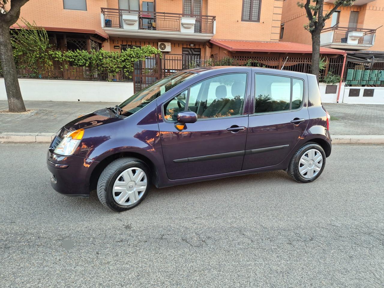 Renault modus 1.2 benzina anno 06 viola