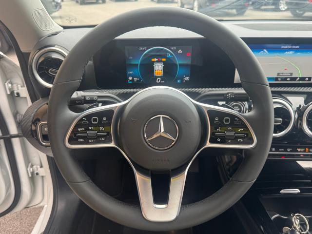 MERCEDES-BENZ CLA 180 d Automatic Shooting Brake Business Extra