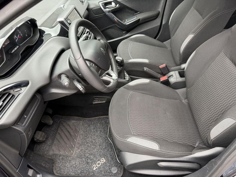 Peugeot 208 208 5p 1.2 puretech Allure 82cv DISTRIBUZIONE ESEGUITA NEL 2025