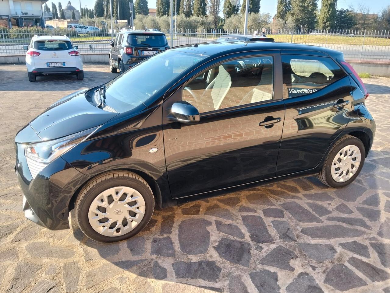 Toyota Aygo 1.0 VVT-i 69 CV 5 porte x-business