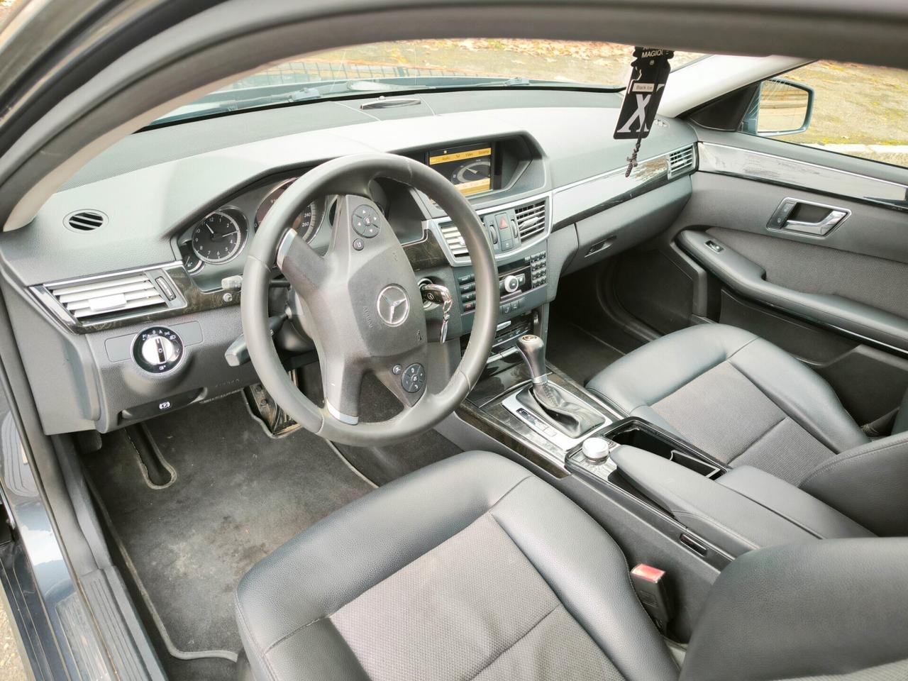 Mercedes-benz E 220 CDI BlueEFFICIENCY Avantgarde AMG