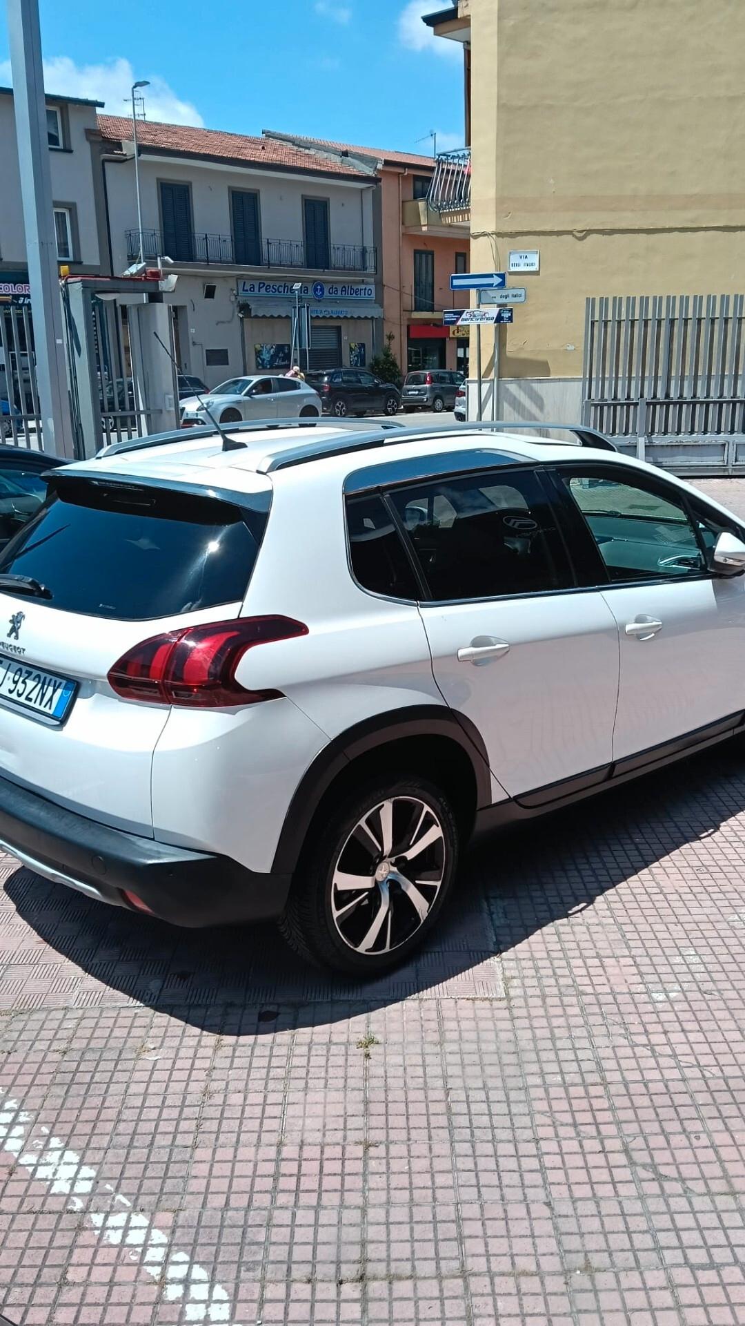 Peugeot 2008 BlueHDi 100 S&S Allure