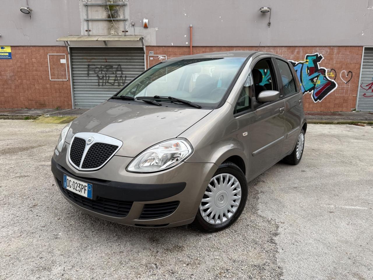 Lancia MUSA 1.3 Multijet Full puntini di grandine