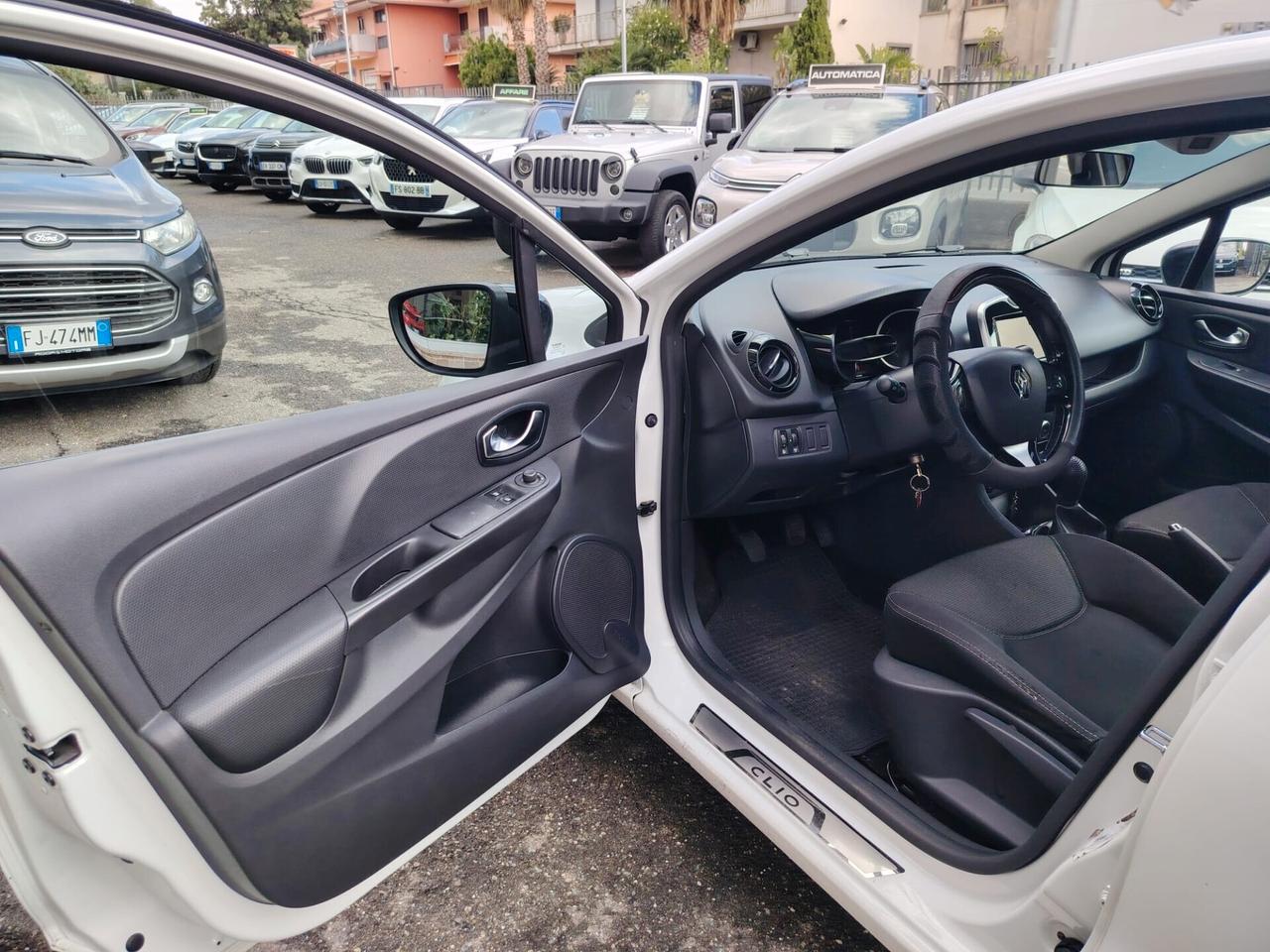 Renault Clio 1.2 75CV 5 porte