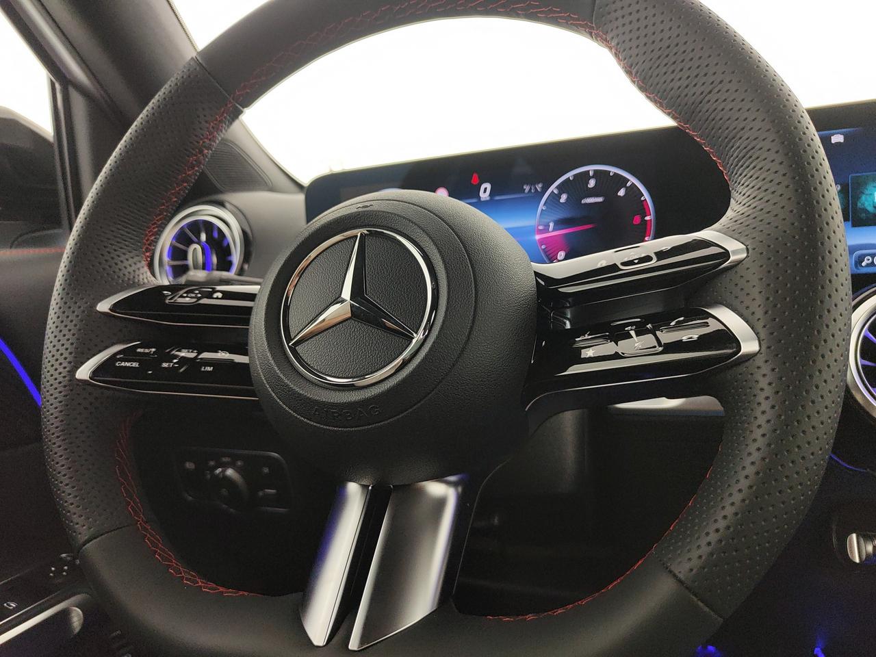 Mercedes-Benz GLB 180 d