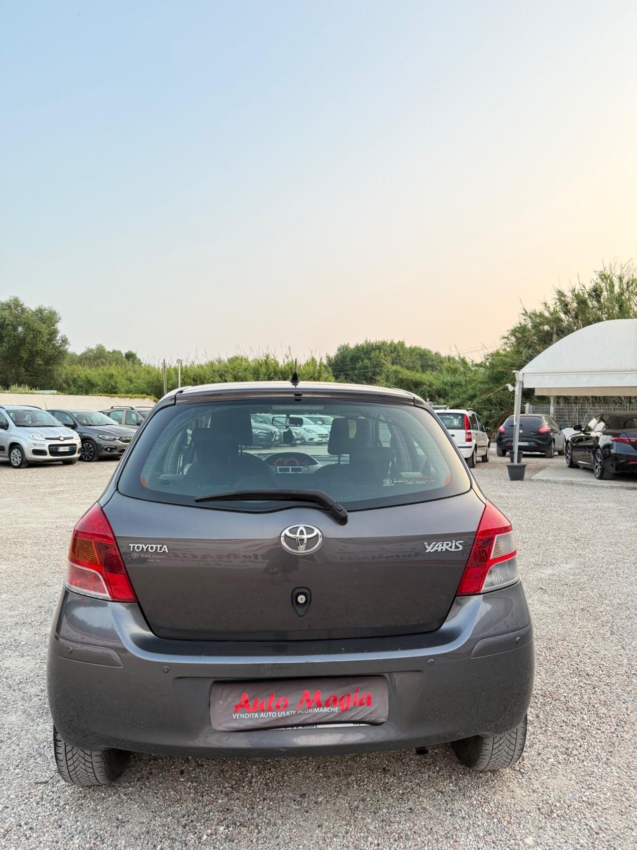 Toyota Yaris 1.0 5 porte Sol