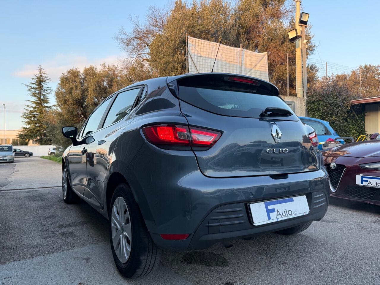 Renault Clio 0.9 TCe 90 CV GPL,Navigatore,Bluetooth,sensori dí parcheggio,ecc.