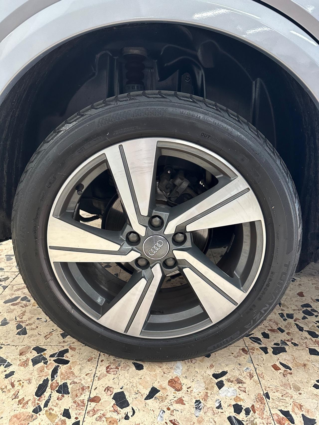 Audi Q2 30 TDI S line Edition