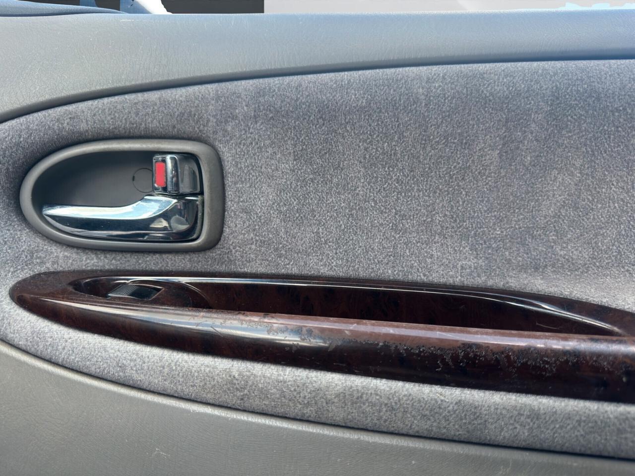 Mazda MPV 2.0i 16V cat