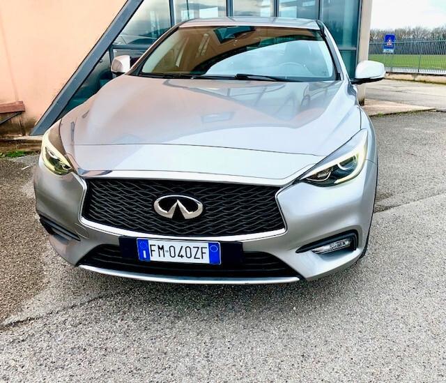 Infiniti Q30 1.5 diesel Business