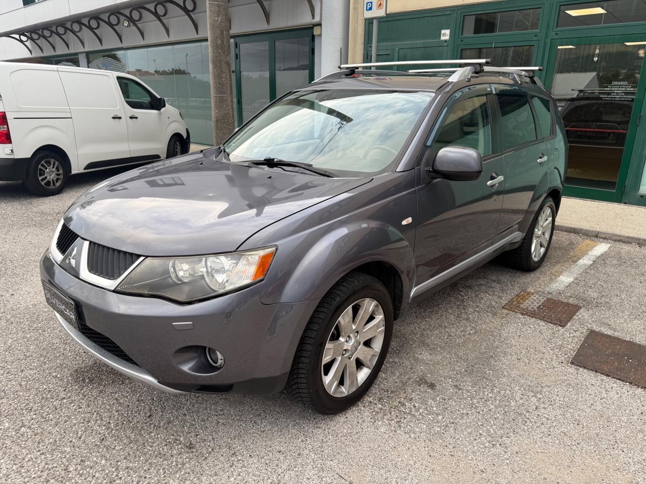 Mitsubishi Outlander 2.2 DI-D Instyle 7 p.ti DPF