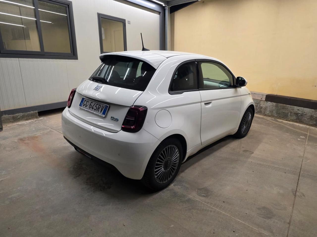Fiat 500 500e Berlina 42 kWh Icon