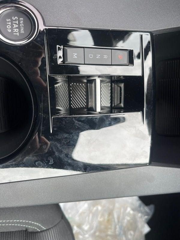 Lancia Ypsilon Ibrida Ibrida 100cv Ypsilon e-DCT extrascomnto 1000 € in caso di finanziamento