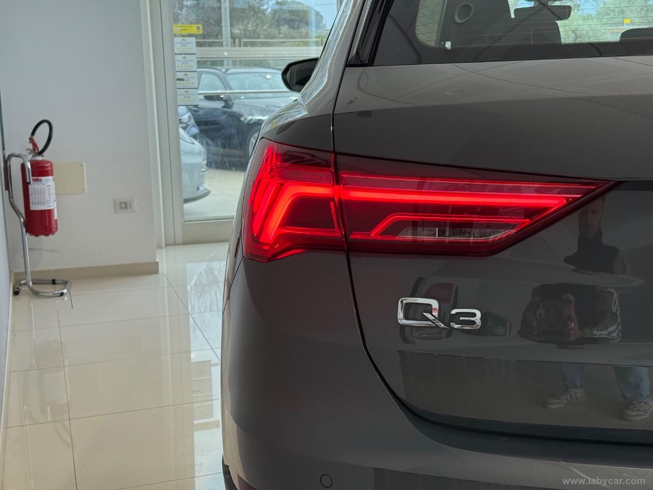 AUDI Q3 35 TDI S tronic Business Advanced