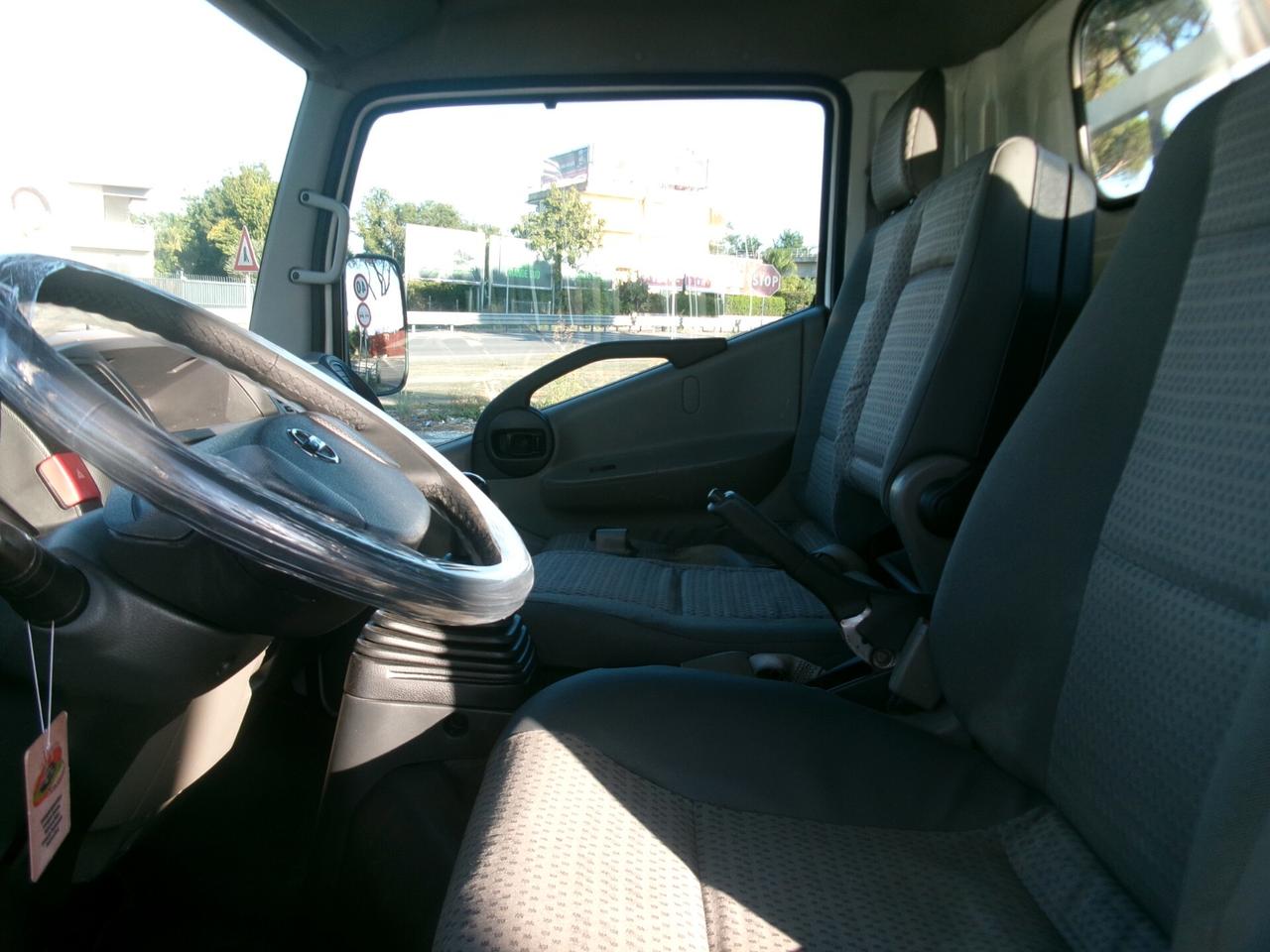 Nissan Cabstar 35-12 EURO 5 2.5 120CV CASSONE FISSO CORTO DA 3.25 METRI