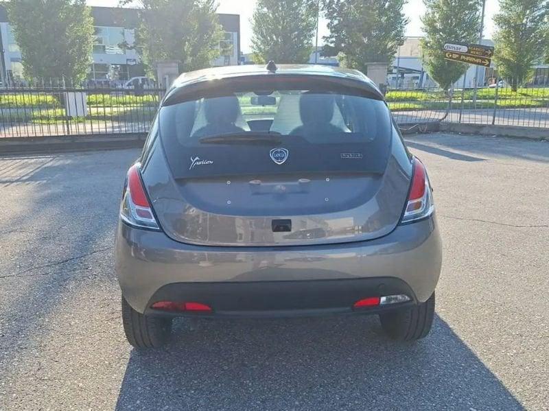 Lancia Ypsilon 1.0 firefly hybrid Gold s&s 70cv