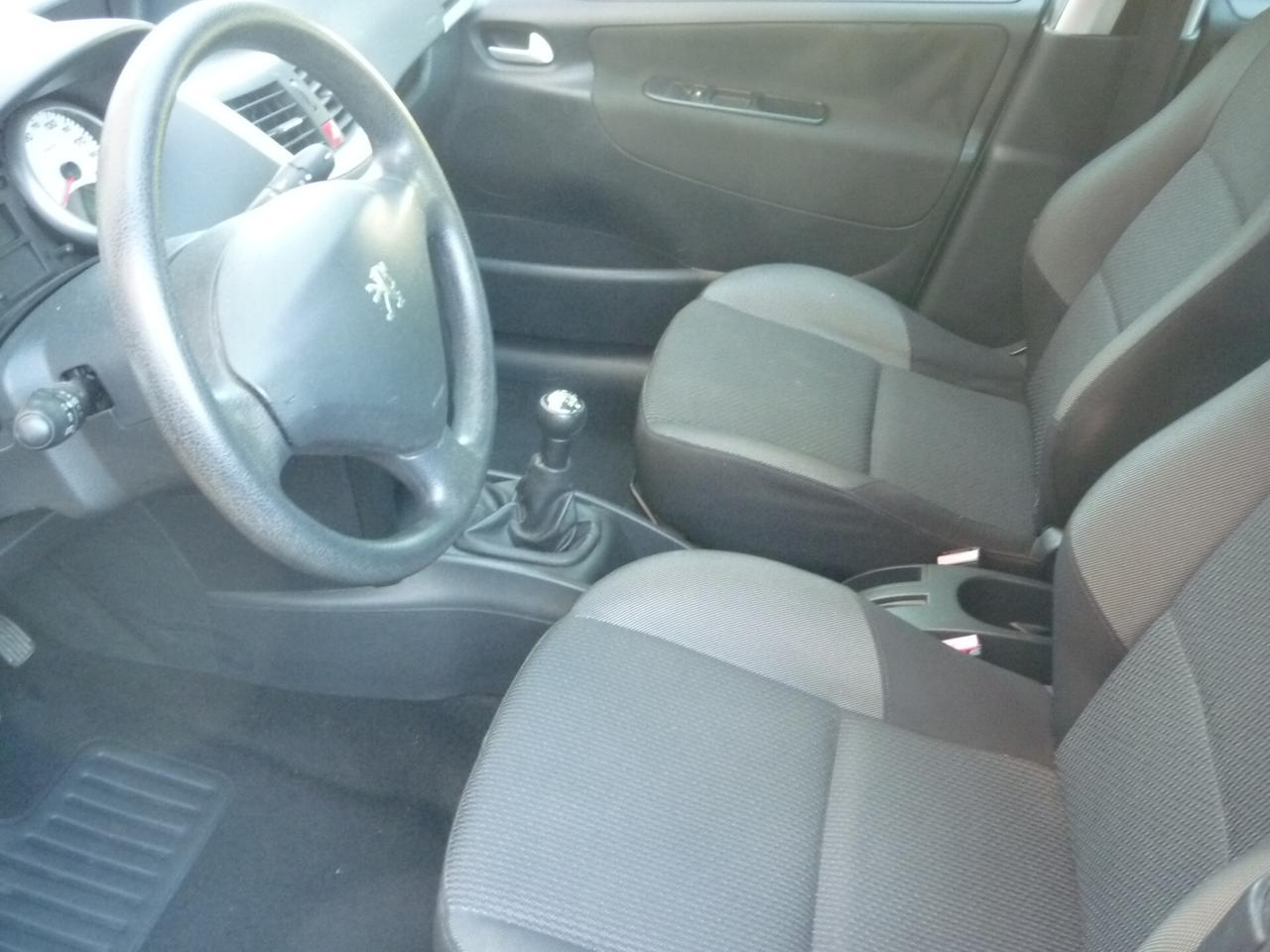 Peugeot 207 1.4 8V 75CV SW X Line