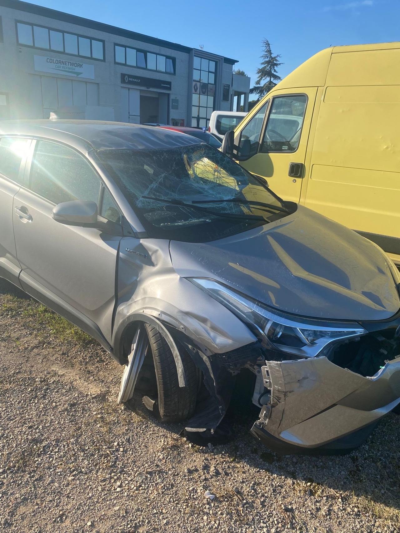 Toyota C-HR 1.8 Hybrid E-CVT Active INCIDENTATA