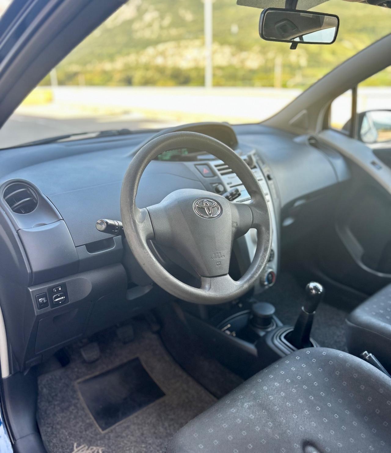 Toyota Yaris 1.3 5 porte Ed. Luna Neopatentati