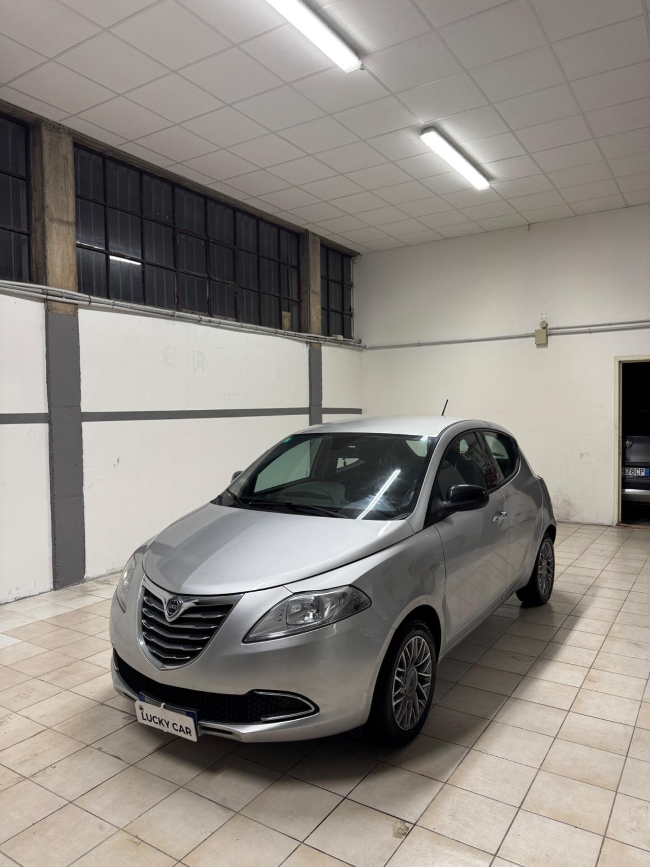 Lancia Ypsilon 1.2 69 CV 5 porte S&S Platinum
