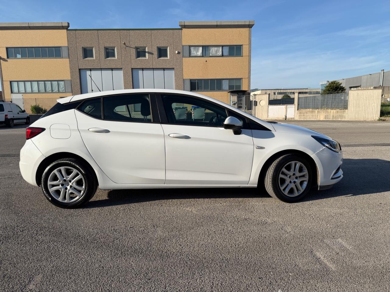 Opel Astra 1.6 CDTi 136CV 12M GARANZIA