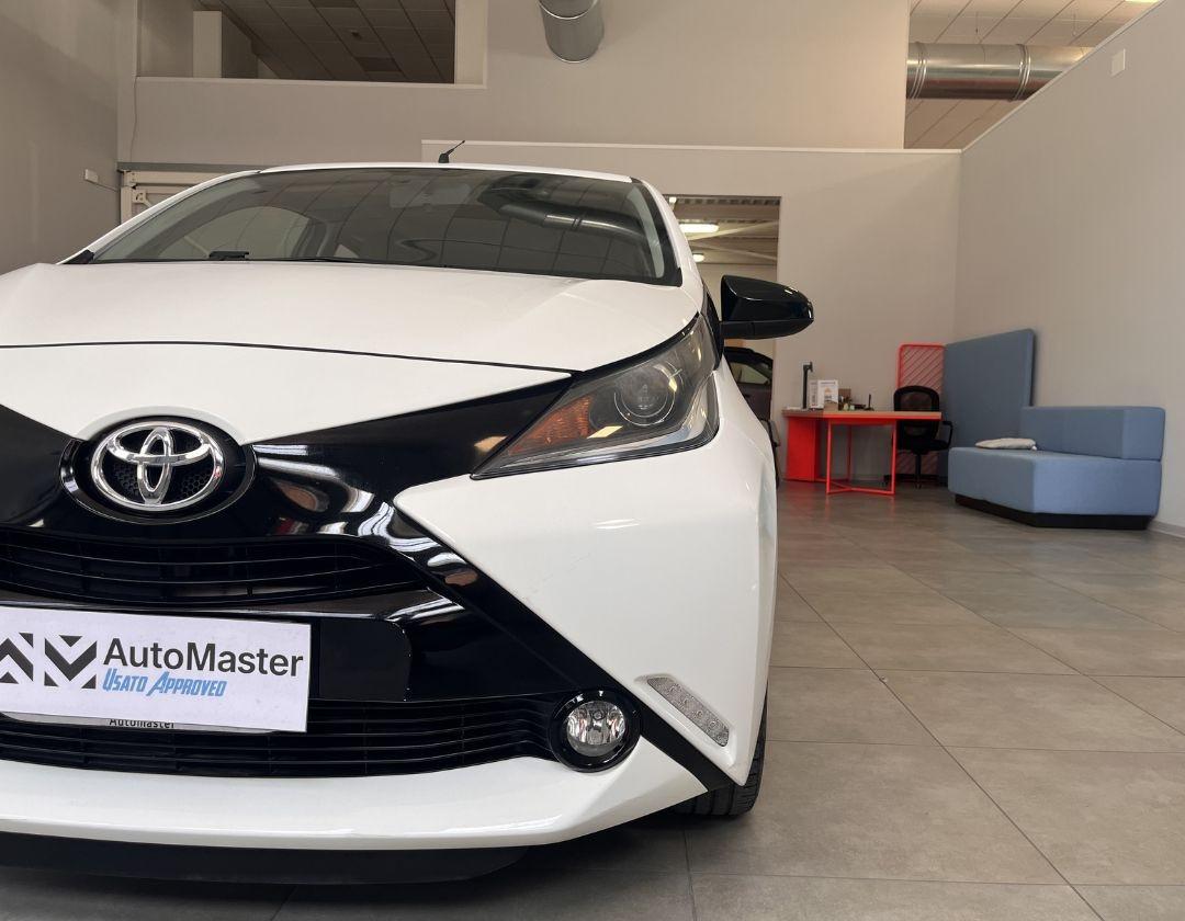 TOYOTA Aygo 2ª serie - Aygo 1.0 VVT-i 69 CV 5 porte x-cool