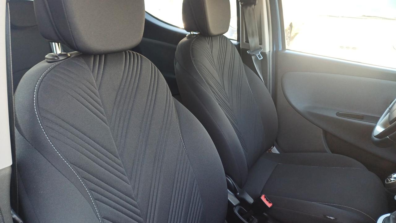Lancia Ypsilon 1.0 FireFly 5 porte S&S Hybrid Gold