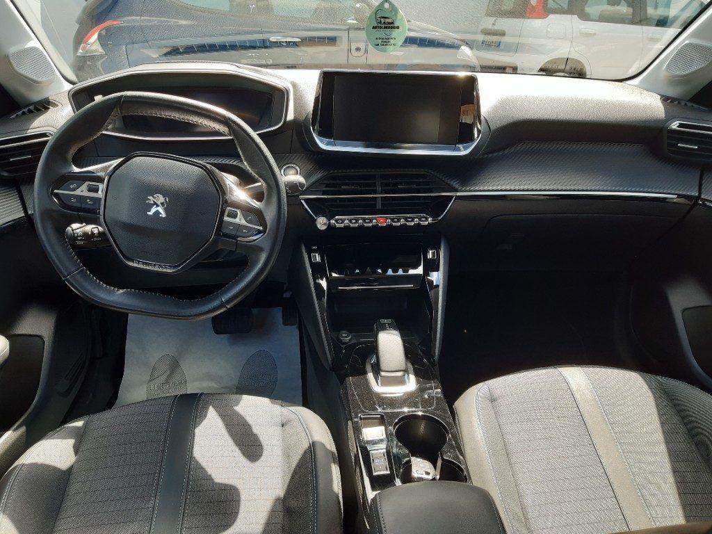 Peugeot 208 motore elettrico 136 CV 5 porte GT