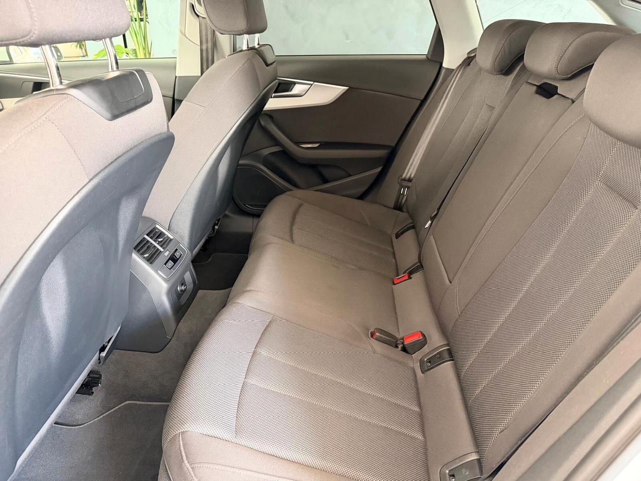 Audi A4 Avant 40 TDI S tronic Business Advanced