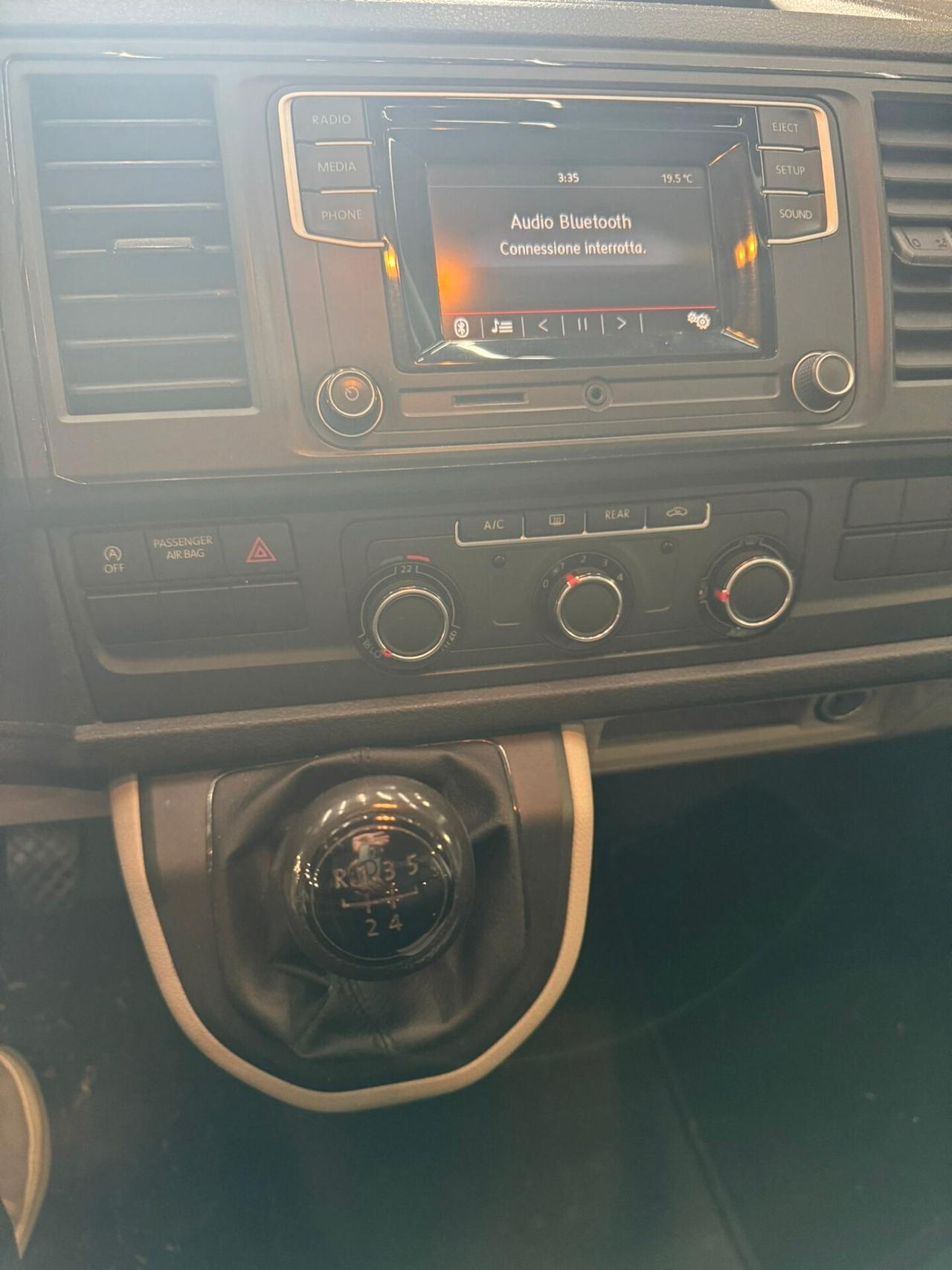 VOLKSWAGEN CARAVELLE KOMBI 9 POSTI