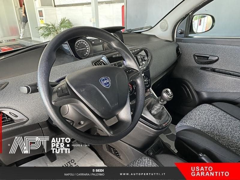 Lancia Ypsilon Ypsilon 1.0 firefly hybrid Silver s&s 70cv