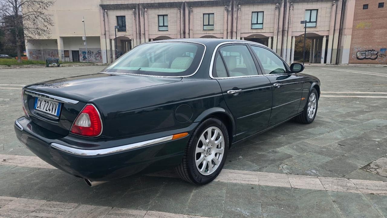 Jaguar XJ6 3.0 V6 cat 235CV A.S.I.