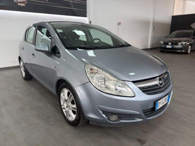 OPEL Corsa 1.2 5 porte Cosmo