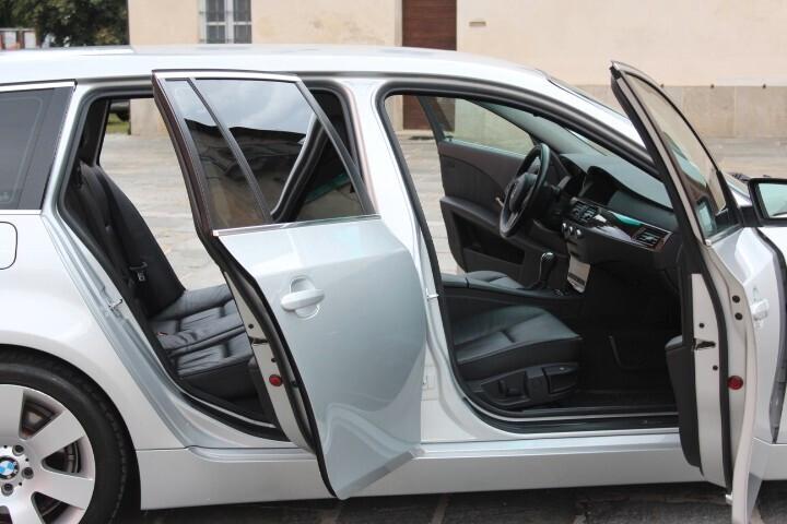 Bmw 530d Touring Futura DA AMATORE FULL OPTIONALS 8 GOMME SU CERCHI LEGA