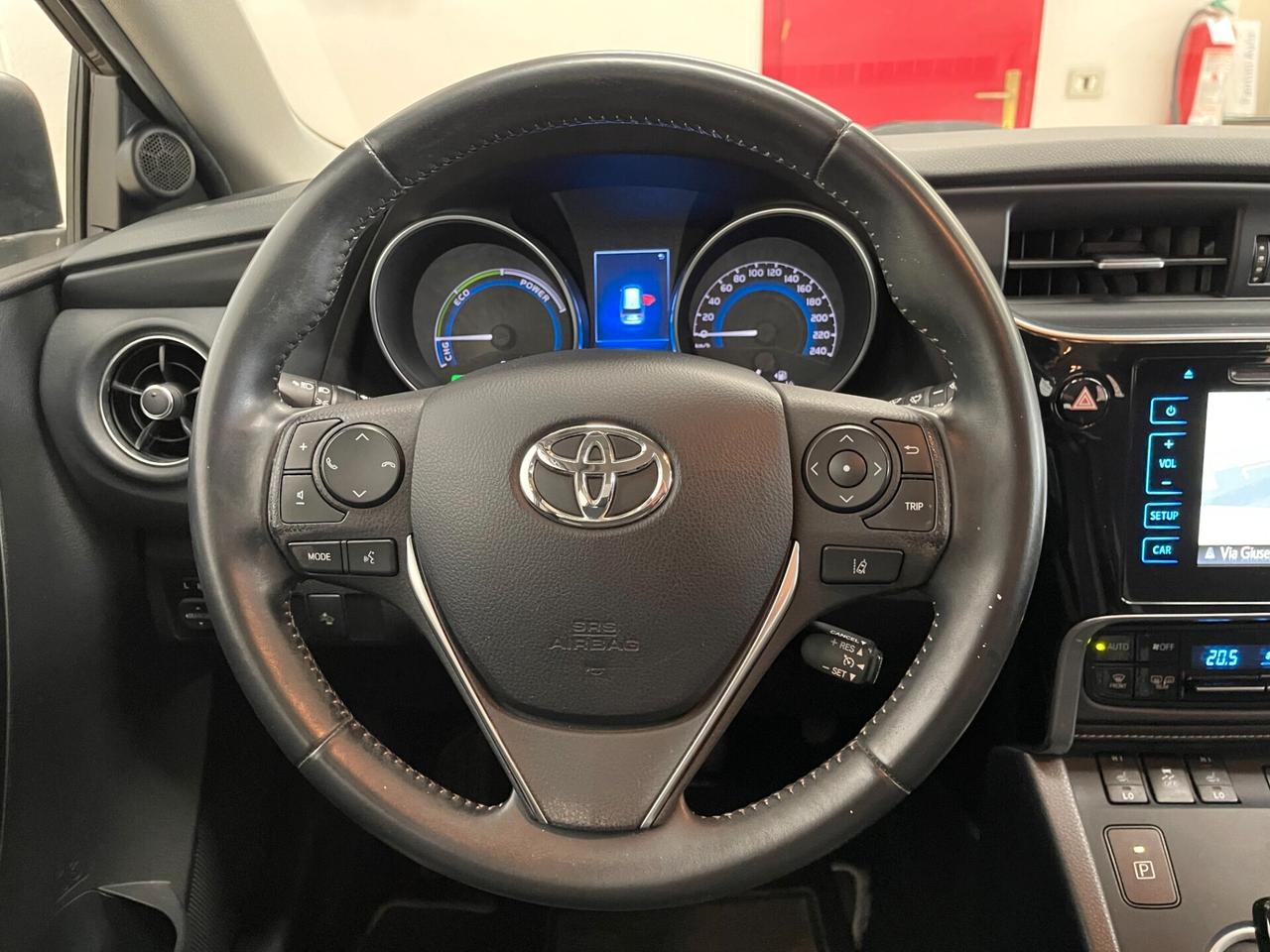 Toyota Auris Business Pack 1.8h cvt-Ok Neopat-LEGGO SOTTO