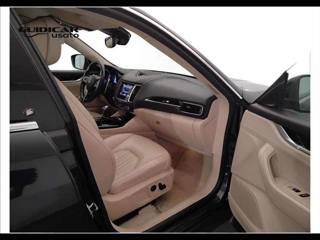 MASERATI Levante - Levante 3.0 V6 250cv auto