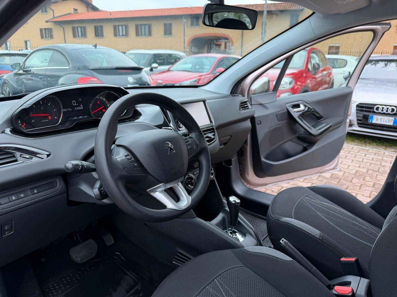 Peugeot 208 1.4 e-HDi 68 CV S&S robotizzato 5 porte Active AUTOMATICA OK NEOPATENTATI