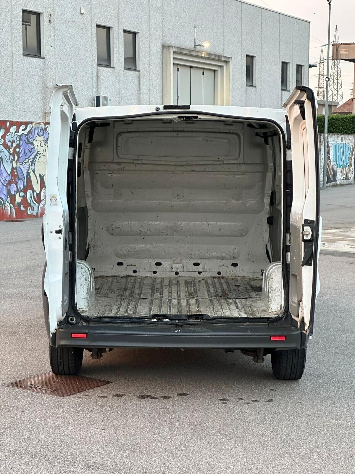 RENAULT TRAFIC con ARIA CONDIZIONATA! SUPER PREZZO!