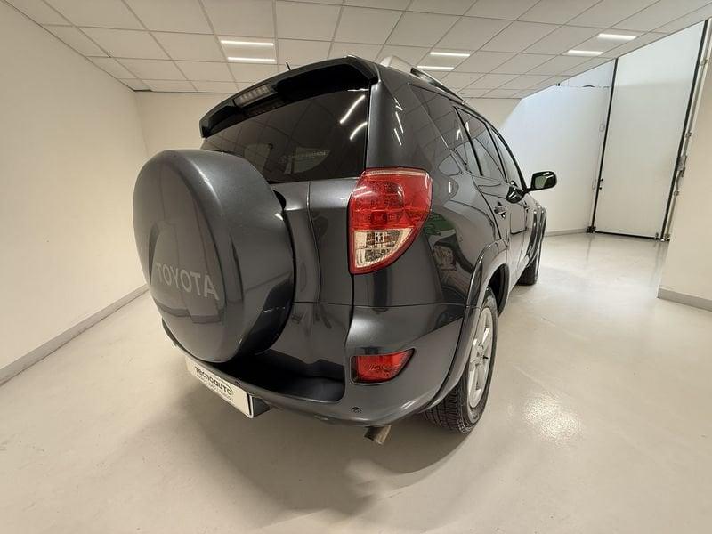 Toyota RAV4 RAV4 Crossover 2.2 d-cat Luxury 177cv