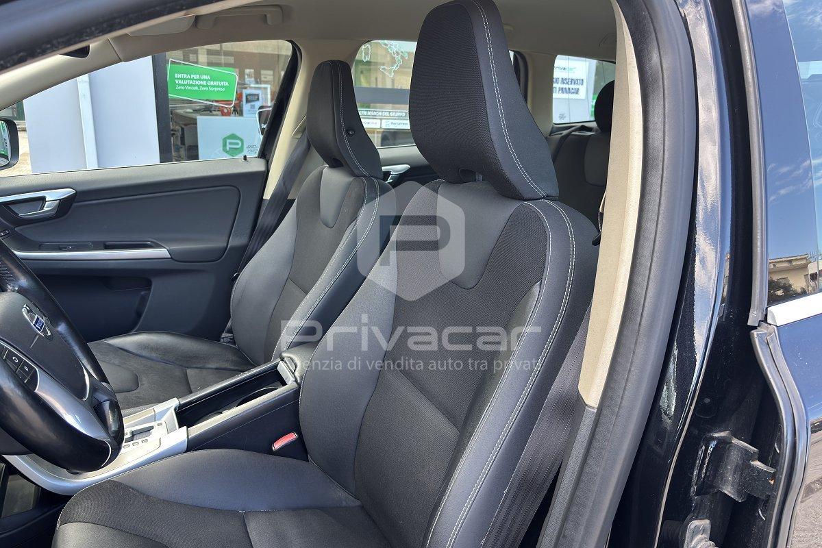 VOLVO XC60 2.4 D 163 CV AWD Geartronic Momentum